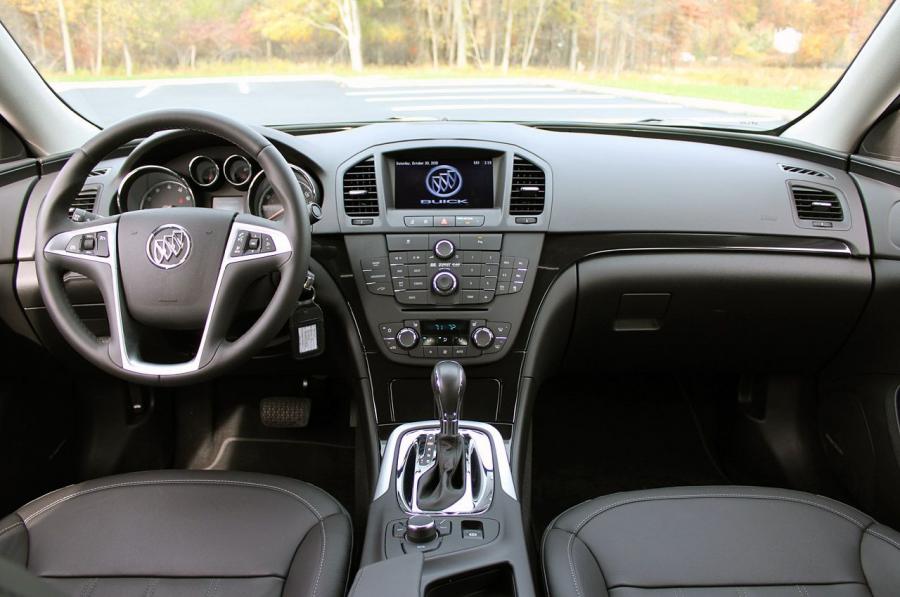  Buick Regal CXL 2011 года  (фото 32 из 47)